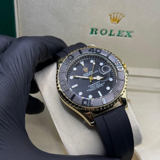 Rolex submariner strap with rotating golden & black dial  date just
