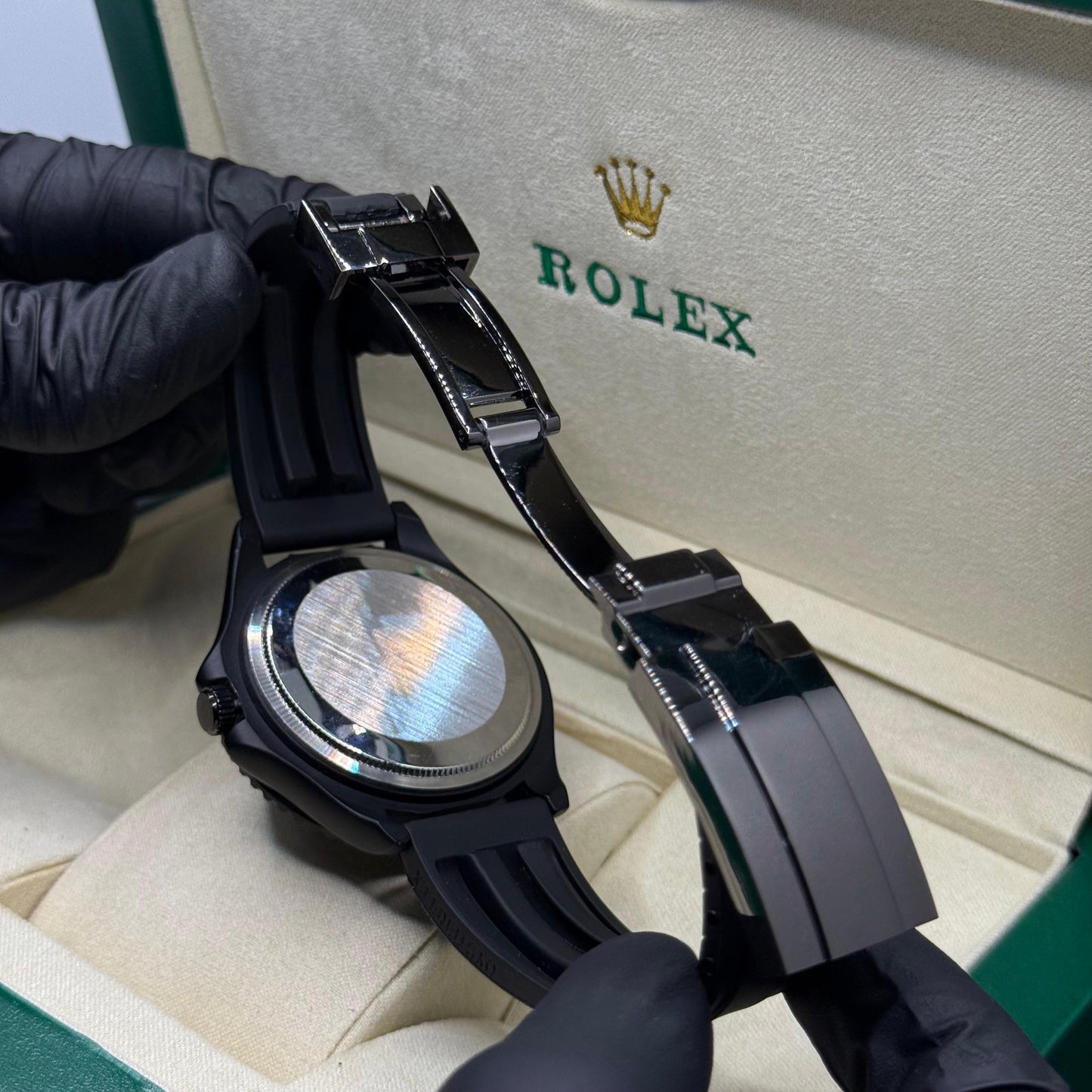 Rolex submariner strap with rotating  black dial  date just