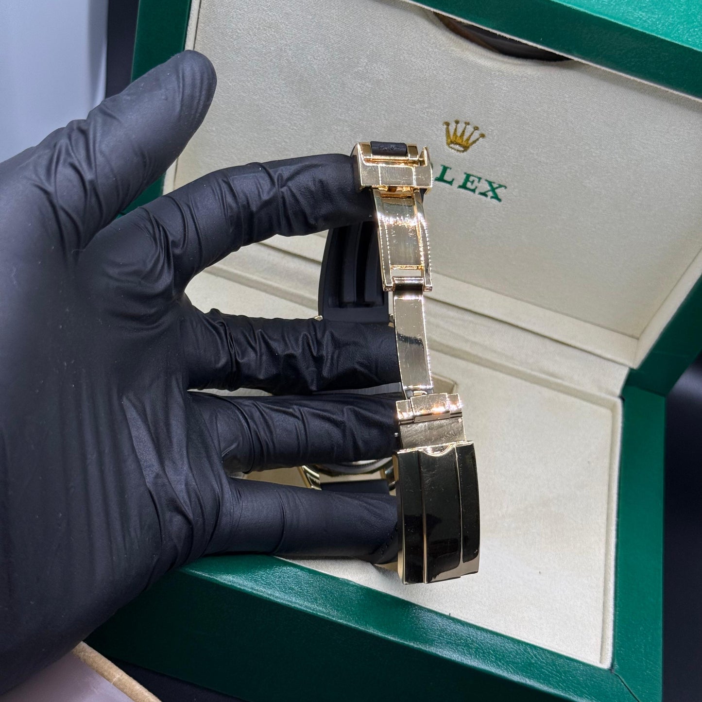 Rolex submariner strap with rotating golden & black dial  date just